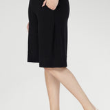 Bermuda Short in Black