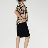 Designed with a supportive double-layer waistband and practical side pockets finished with clean topstitching, this style balances ease with thoughtful tailoring. 