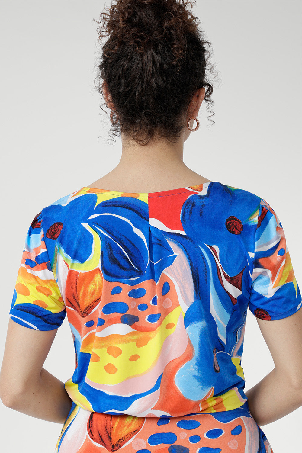 In cool-touch slinky jersey with soft stretch, the Casey Dress in Summer Bliss is all about comfort and style.  Finished in a bold floral print, it’s your go-to dress for warm-weather days. Available in sizes 8–24. Made in Australia.