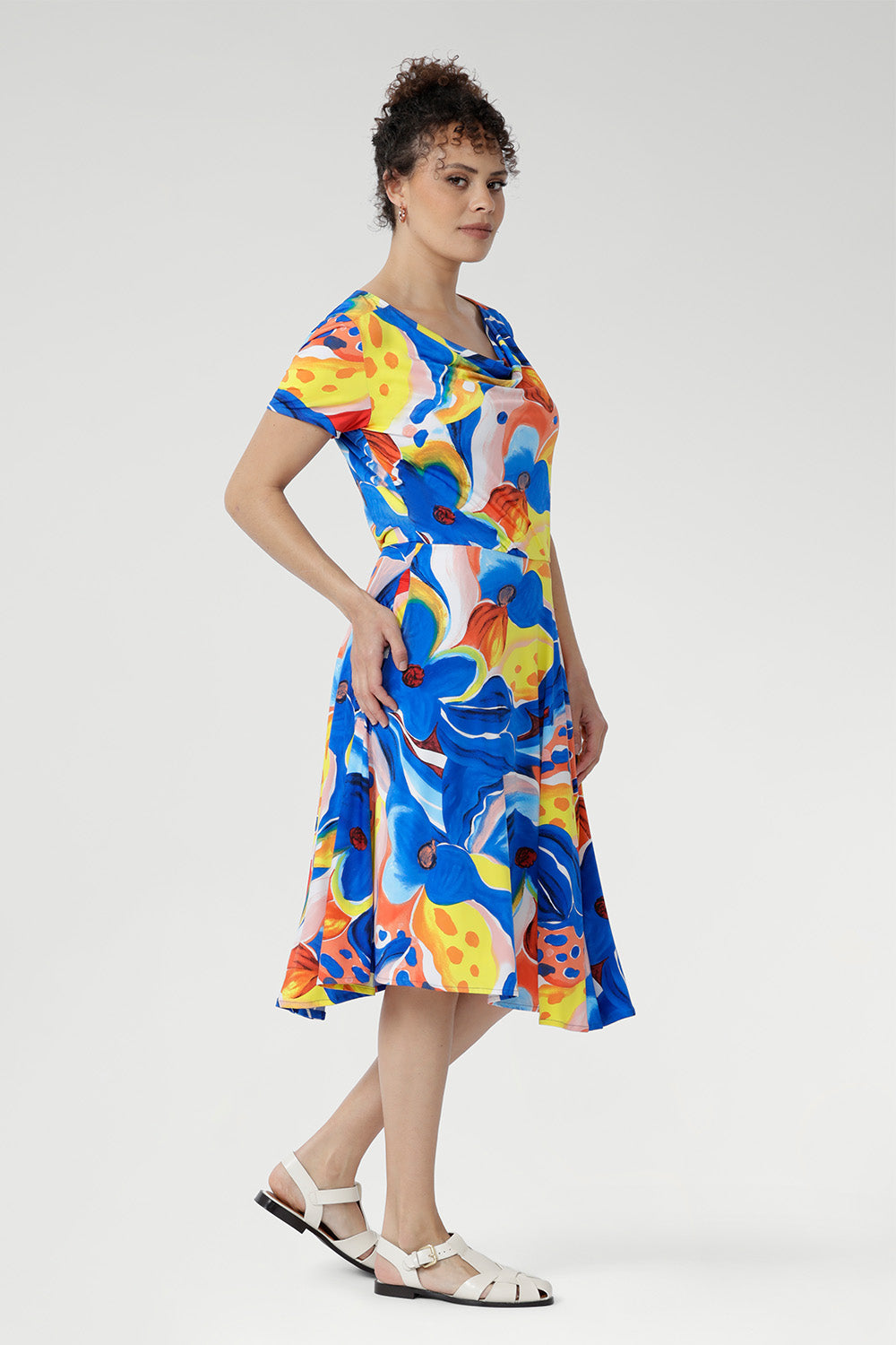 Easy, breezy, and beautifully bold — the Casey Dress in Summer Bliss is crafted from our cool-touch slinky jersey that moves with you.