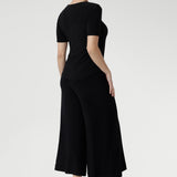 Crafted from our signature dry-touch jersey fabric, the Dany Culotte is designed with an Extra-wide-leg,  functional side pockets, and a pull-on style, and is easily dressed up to take you from day to night.