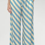  The sateen-weave fabric has a silky hand feel that drapes beautifully, making it ideal for warm-weather dressing.