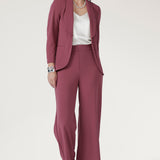 Cut to a full length and available in regular and short options, the Drew Pant is designed to achieve the perfect fit for every height.