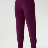 The 7/8 length is perfect for showing off your favourite shoes, and the pants come in two different lengths to accommodate a variety of heights. Indi Pants in Magenta available in size 8-24 in 2 lengths. 