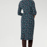 The Kadence dress is where comfort meets confident, modern style. Designed with a fluid silhouette that skims the body without clinging, this dress is all about ease—no restrictive waist seams, no fuss. 