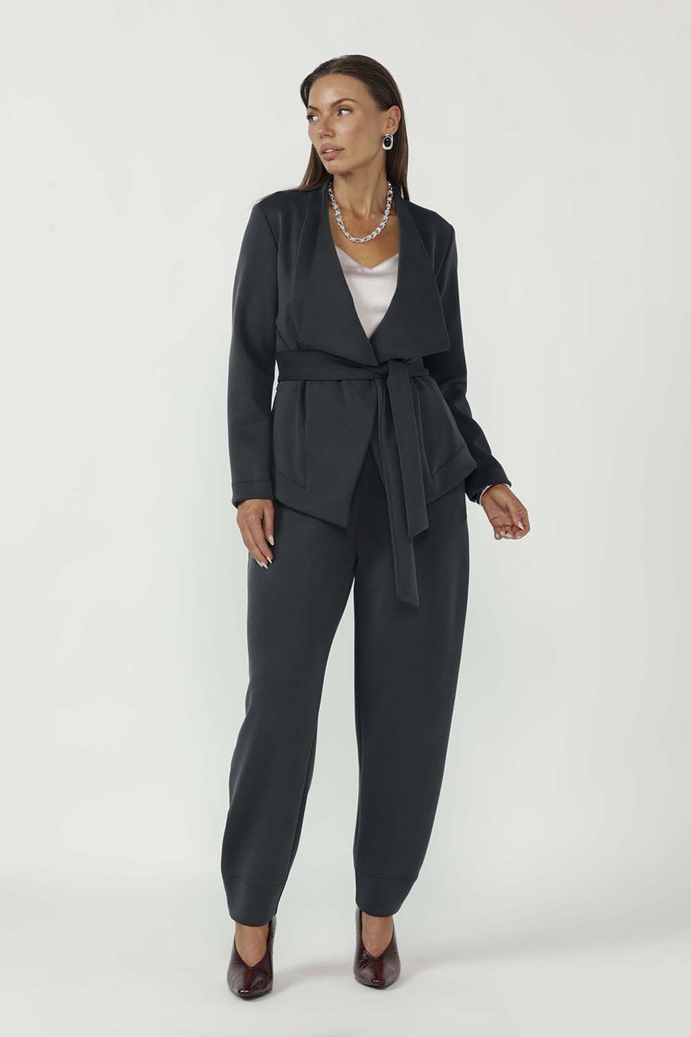 Crafted for comfort and timeless style, the Lyndon Jacket is a sophisticated wardrobe essential for every season.