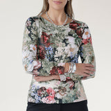 Designed with a close-to-body fit and bust darts, the Mason Top flatters a range of shapes while providing subtle structure. Long sleeves add comfort and coverage, ideal for transitional weather.