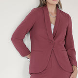 The button-up front and tailored construction bring a polished finish to this contemporary style.