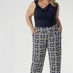 Effortlessly refined and endlessly versatile, the best-selling Monroe Pant is crafted from our signature luxe dry-touch stretch jersey, offering a soft, fluid drape that flatters every silhouette. Designed for all-day comfort without compromising on style.