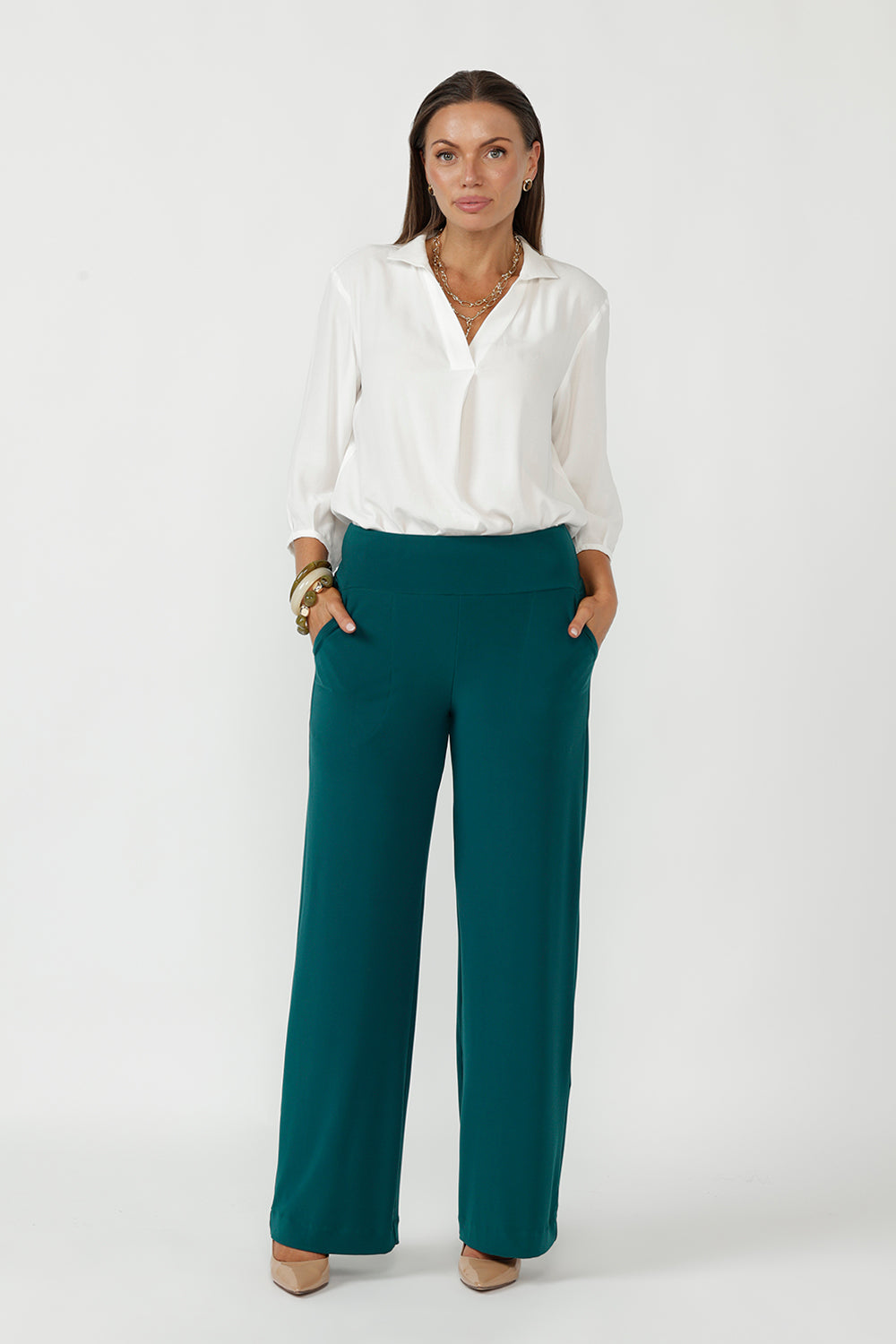 Women’s Monroe Pant in premium heavyweight jersey with a smooth double-layer waistband, side pockets and elegant straight-leg fit for everyday suiting.