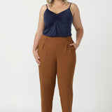 Tapered Leg Pant in Toffee