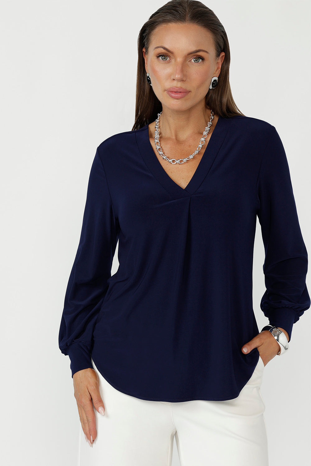 The Paeton Top in Navy is a timeless women’s workwear essential, crafted from dry-touch stretch jersey for all-day comfort.