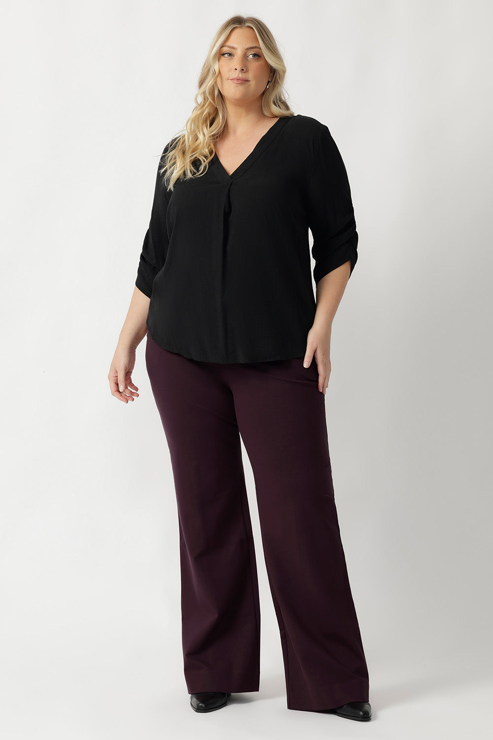 The shirttail hemline adds shape and versatility, perfect for both tucked or untucked styling. Available in sizes 8 to 24, the Terry Shirt comes in timeless Graphite or soft Vanilla. 