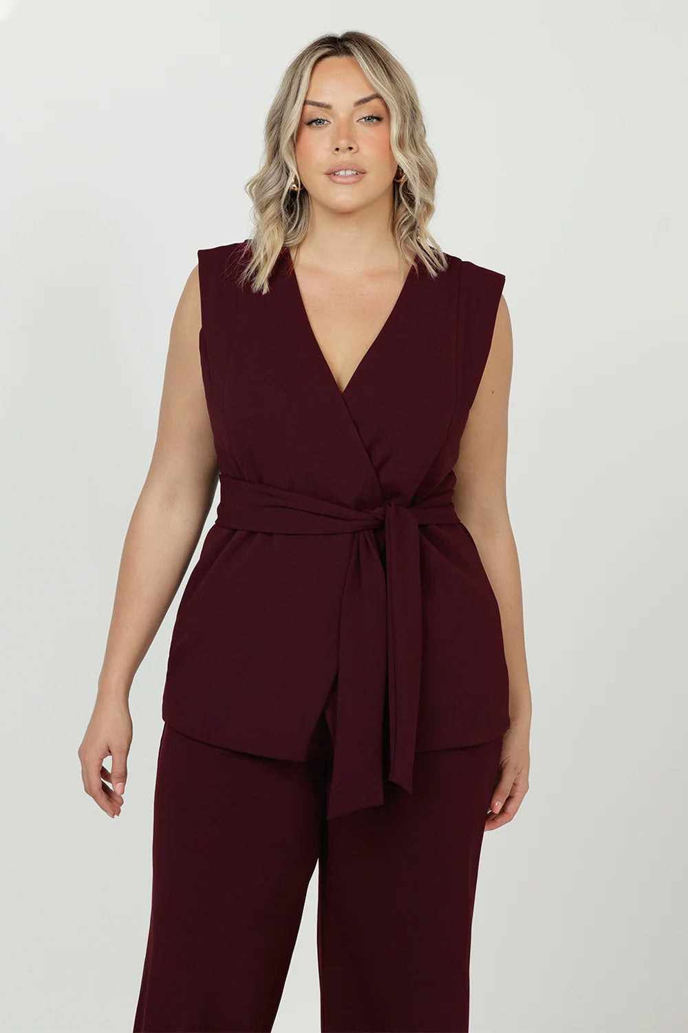 Vienna Vest in Wine Smart Crepe