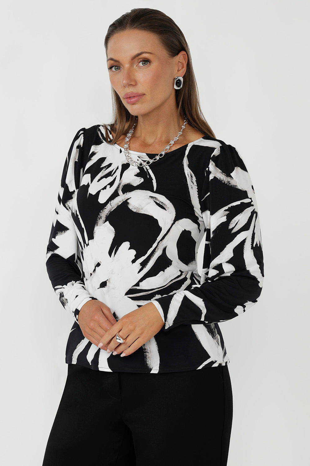Elevate your wardrobe with the Zara Top, designed in Australia using premium stretch jersey for a smooth, comfortable fit. With a close-to-body silhouette, elegant bellow sleeves, and versatile hemline, it’s ideal for comfortable office wear and day-to-night dressing.